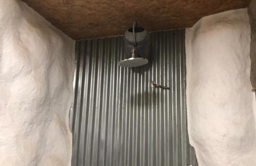 Wrangaton Ski Chalet | Rabbits 1or 2 bedroom hobbit style hillset earthen dartmoor eco home