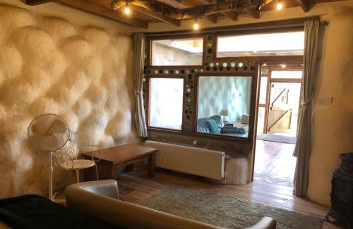Wrangaton Ski Chalet | Rabbits 1or 2 bedroom hobbit style hillset earthen dartmoor eco home