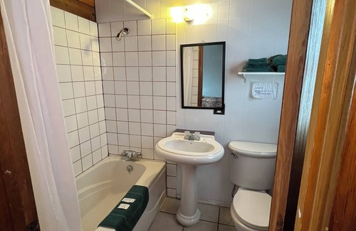 Sylvan Lake Hotel | Raccoon Lodge