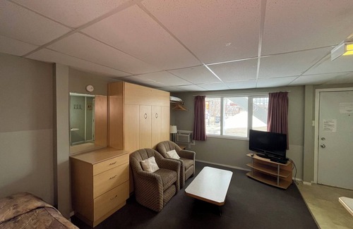 Sylvan Lake Hotel | Raccoon Lodge