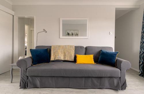 Newbury Apartment | Racecourse Revelation! Free parking