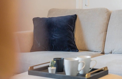 Ascot Condo | Racing & Royalty: 2-Bed, Ascot & Windsor, Parking