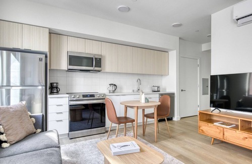 Downtown Berkeley Apartment | Rad Berkeley Studio w/ W/D & Coworking, walkable to BART, by Blueground