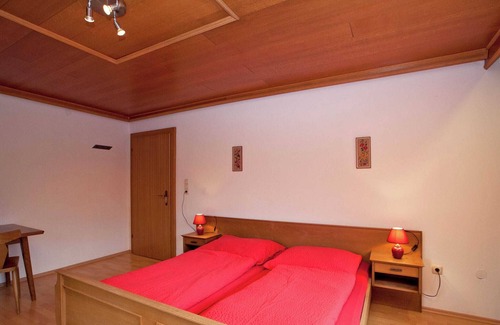 Bartholomaeberg House | Radiant Holiday Home in Gantschier with Terrace