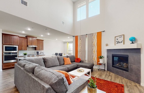 Weston House | Radiant Rendevous | Bright & inviting house & studio in Frisco