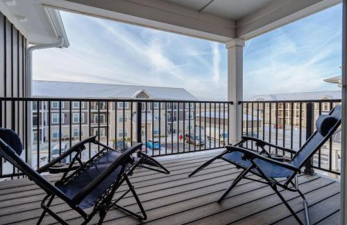 Whitestown Apartment | Radiant Vibes Spacious 2BR 2BA 2 King Beds Gym WFH
