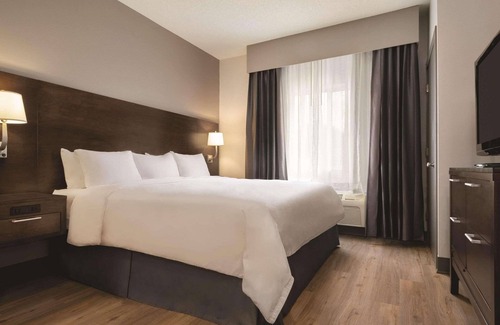 Rockford Hotel | Radisson Hotel and Conference Center Rockford
