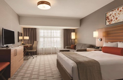 Calgary Hotel | Radisson Hotel & Conference Centre Calgary Airport