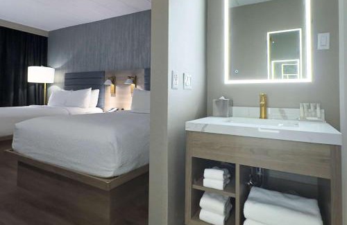 Saint-Laurent Hotel | Radisson Hotel Montreal Airport