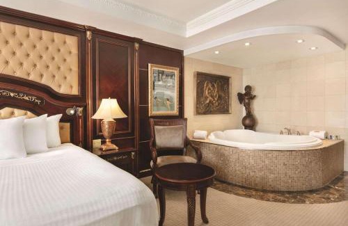 Gateway Hotel | Radisson Hotel Toronto Airport West