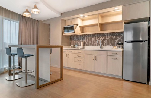 Central Business District Hotel | Radisson Plaza Hotel at Kalamazoo Center