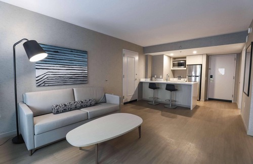 Central Business District Hotel | Radisson Plaza Hotel at Kalamazoo Center