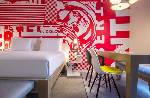 Downtown East Hotel | Radisson RED Minneapolis Downtown