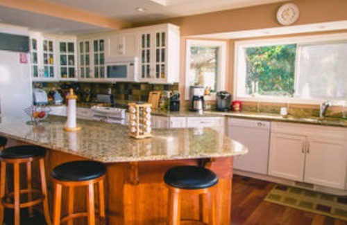 Central Saanich Bed & Breakfast | Rae Leigh Heights BnB