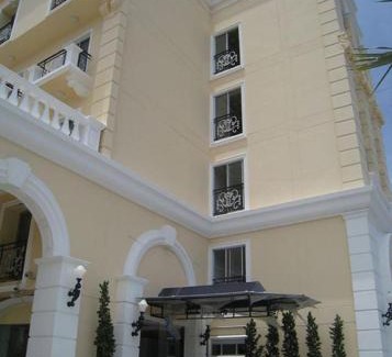 Racha Thewa Hotel | Rafael Hotel and Mansion Bangkok
