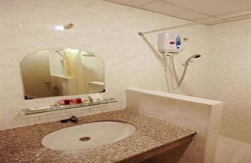 Racha Thewa Hotel | Rafael Mansion Bangkok Aiport