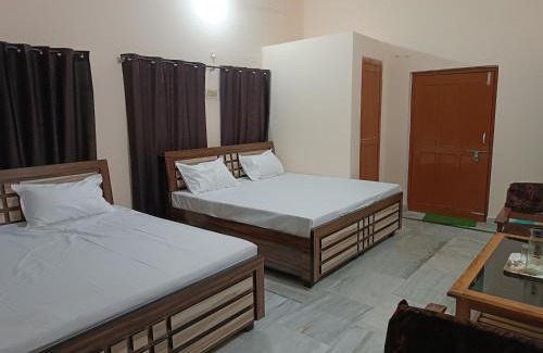 Faizabad House | RaghuvarDham Delux AC 2 Double Beds
