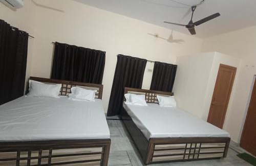 Faizabad House | RaghuvarDham Delux AC 2 Double Beds