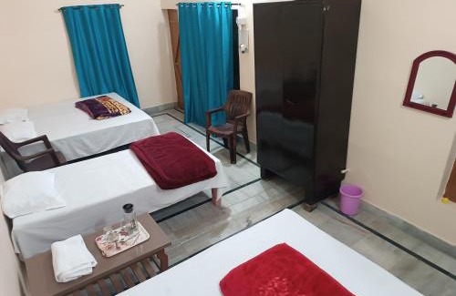 Faizabad Apartment | RaghuvarDham Delux AC 2 Double Beds and 1 Single Bed Room