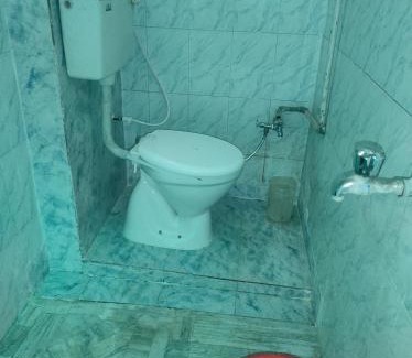 Faizabad Apartment | RaghuvarDham Delux AC 2 Double Beds and 1 Single Bed Room