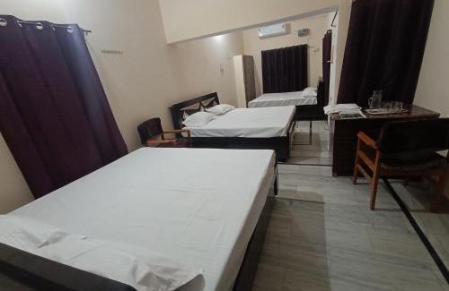 Faizabad Apartment | RaghuvarDham Delux AC 3 Double Beds