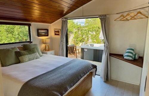 Raglan House | Raglan View Cottage