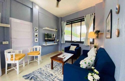 Pali Hill Apartment | Rahat Manzil- The Old Warm Charm 2 Bedroom Apartment in Khar West by Connekt Homes