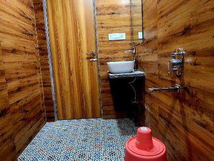 Sector 11 Hostel | Rahul Men's AC Dormitory