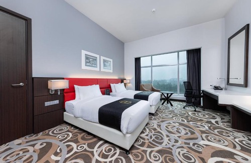 Kuching Hotel | Raia Hotel & Convention Centre Kuching