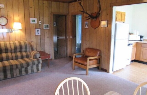 Quinault Hotel | Rain Forest Resort Village