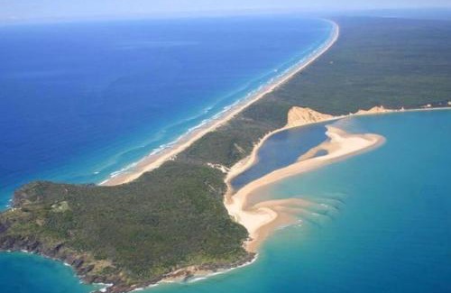 Rainbow Beach House | Rainbow Beach Dream Newly Renovated Stylish One Bedroom Apartment
