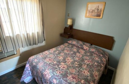 Thermopolis Hotel | Rainbow Motel