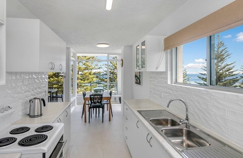 Coolangatta Apartment | Rainbow Pacific Unit 14- Ocean Views overlooking Rainbow Bay in Coolangatta with Wi-Fi Inc.