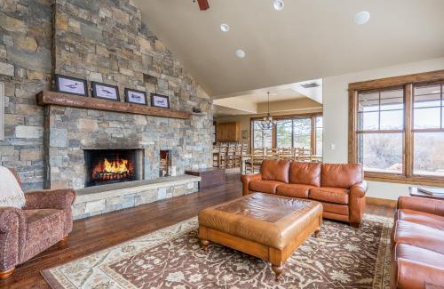 West Yellowstone House | Rainbow Point Sabo Cabin