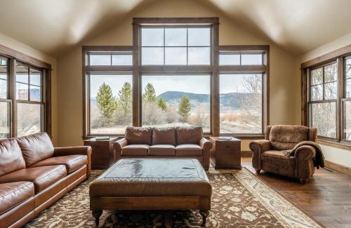 West Yellowstone House | Rainbow Point Sabo Cabin