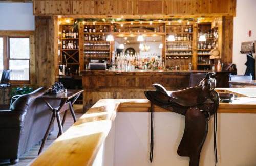 Gallatin Gateway Cabin | Rainbow Ranch Lodge