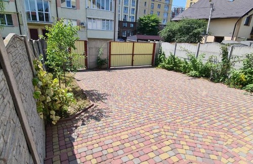 Yavory Villa | Rainbow Villa parking