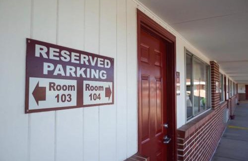 Valentine Hotel | Raine Motel