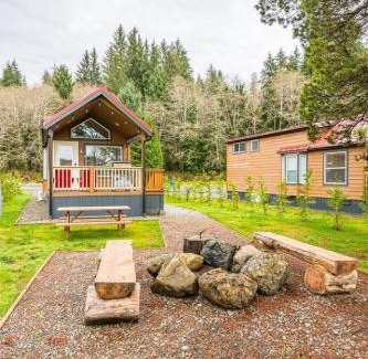 Forks Apartment | Rainforest Tiny Home Retreat 28