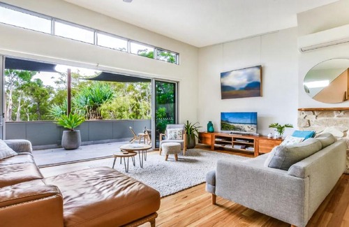 Boomerang Beach House | Rainforest Tranquility