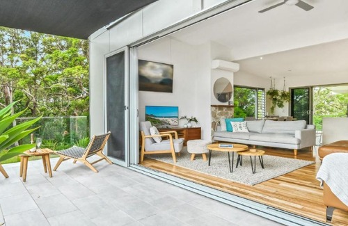 Boomerang Beach House | Rainforest Tranquility