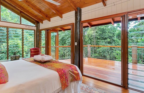Kamerunga House | Rainforest Treetops Home + Infinity Edge Pool Riverside 4 Poster Daybed +100Mbs