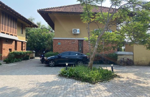 Raichak House | Raj Villa