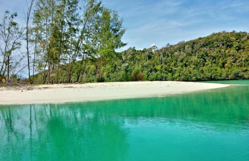Sorong Boat Rental | Raja ampat travel