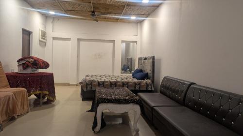 Malihabad House | Rajwada Restaurant Lawn Benquits