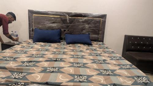 Malihabad House | Rajwada Restaurant Lawn Benquits