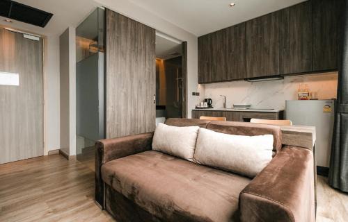 Nanai Road Hotel | Rak Elegant Hotel Patong