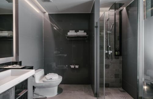 Nanai Road Hotel | Rak Elegant Hotel Patong