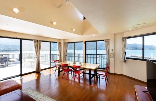 Itoshima House | Rakusansui Villa