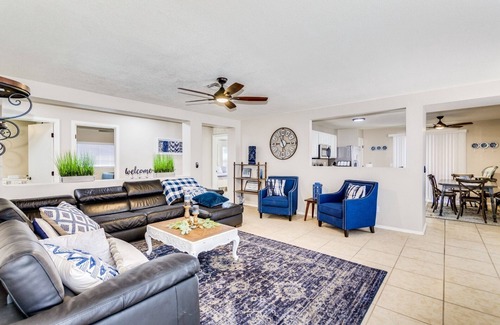 Mesa House | Raleigh - Vacation in Luxury!
